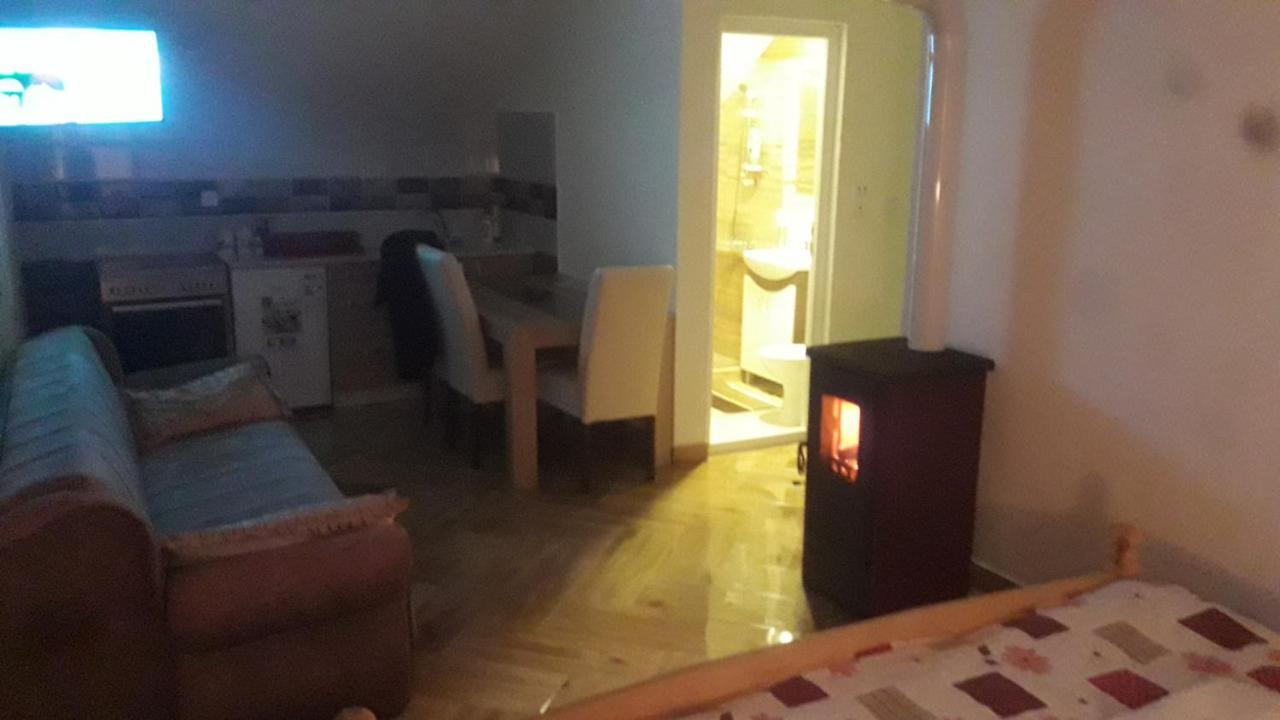 Andrijevica Vuceljic Rooms מראה חיצוני תמונה